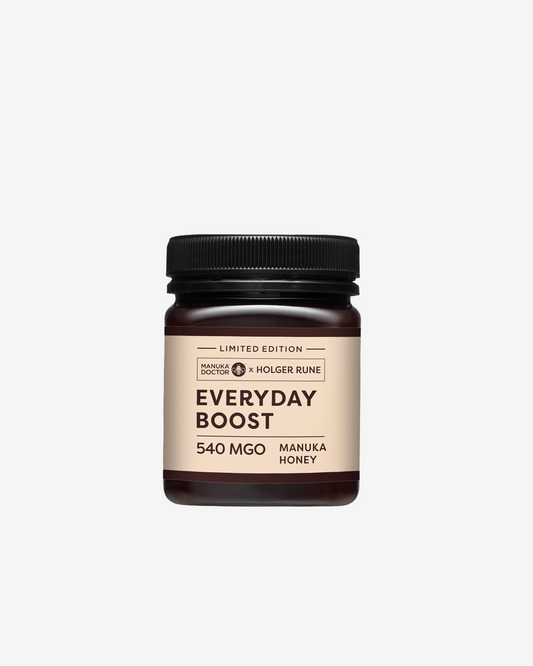 World Bee Day tribute.
Signed Manuka honey MGO 540, by Holger Rune. Limited edition with bee charm 🐝