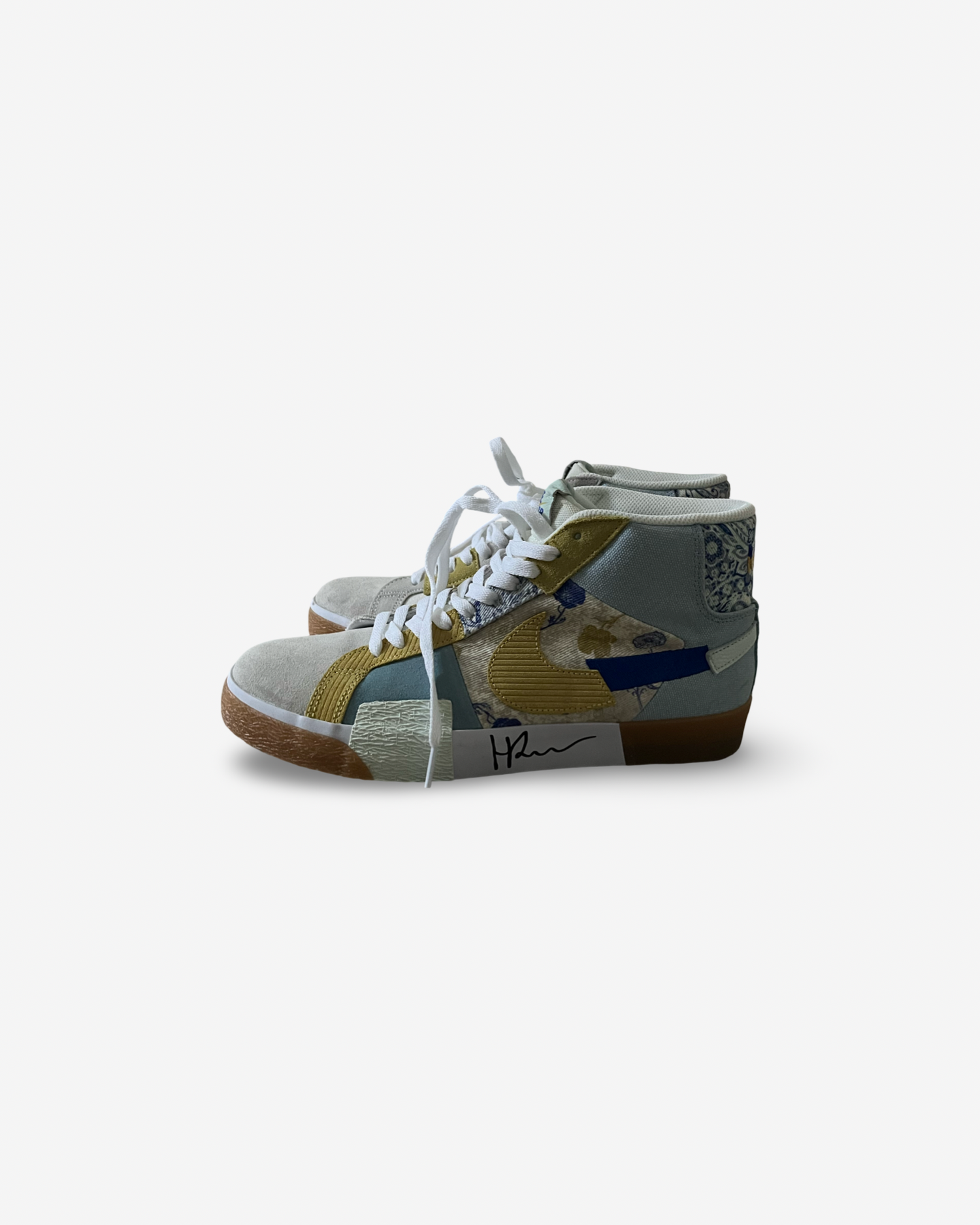 Basket sneakers, mosaic in blue and yellow, signed