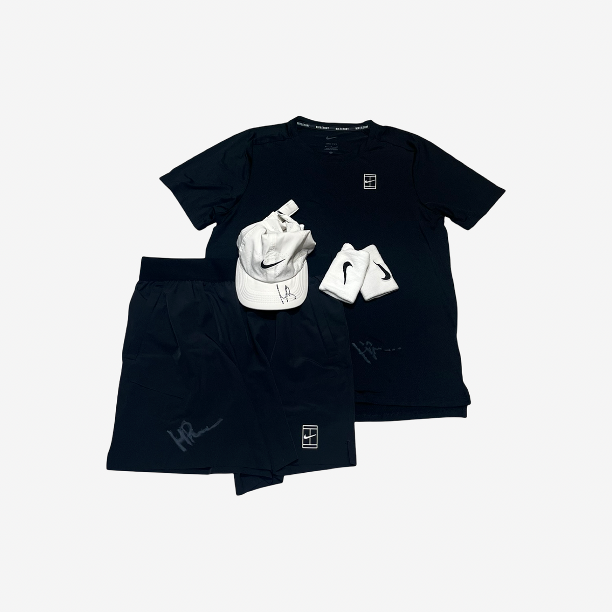 Complete match outfit black, signed
