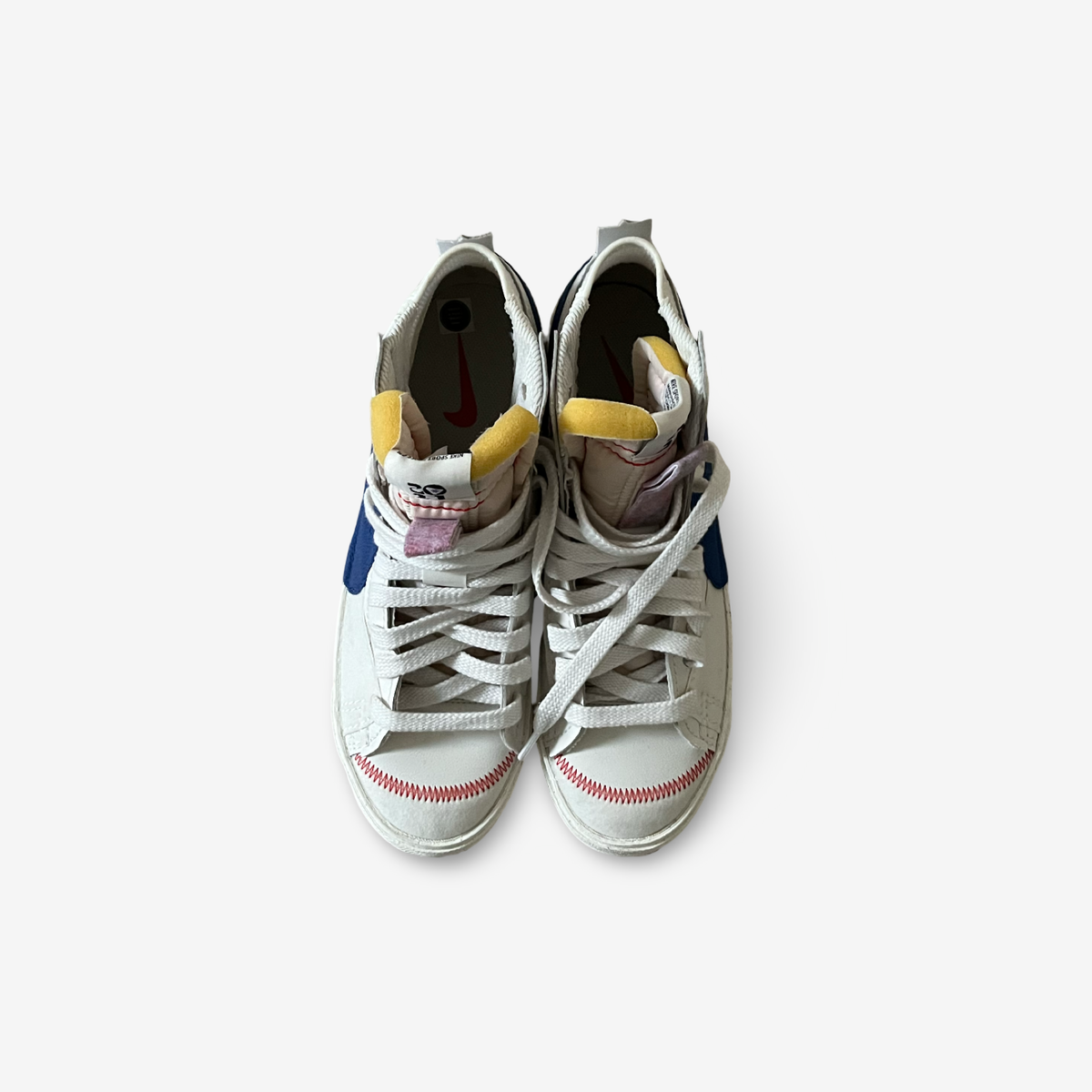 Basket sneakers white/blue logo, signed