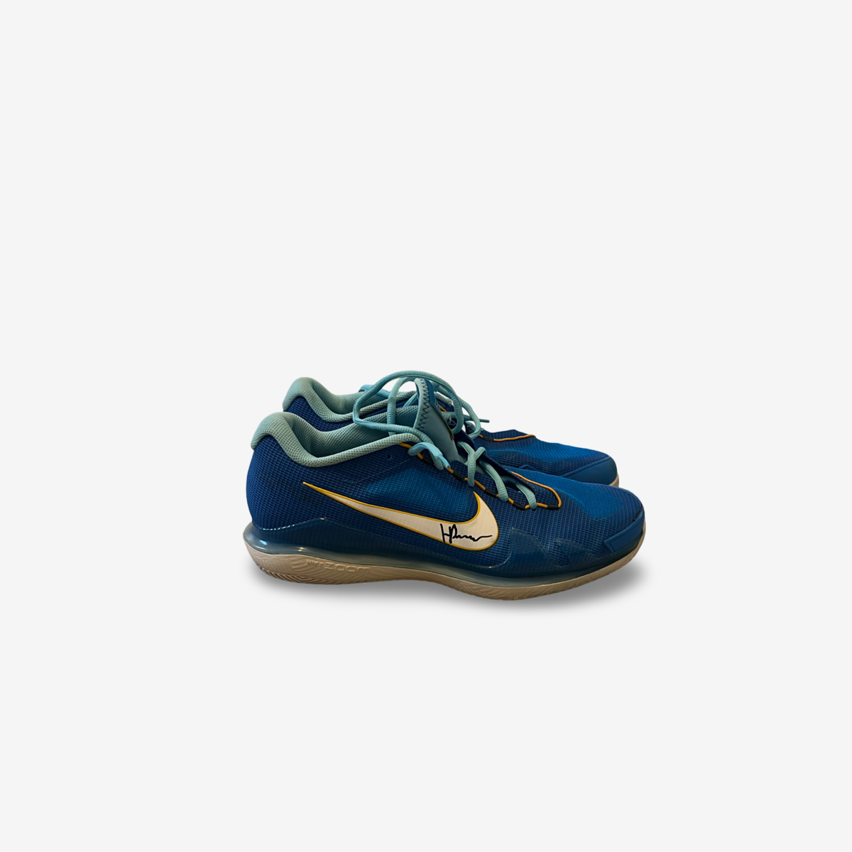 Nike Vapor pro indoor hard, signed used a lot