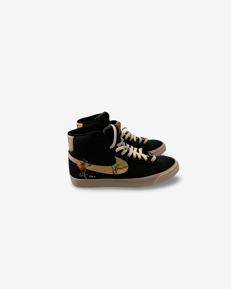 Black Cotten pomgranate sneakers, signed