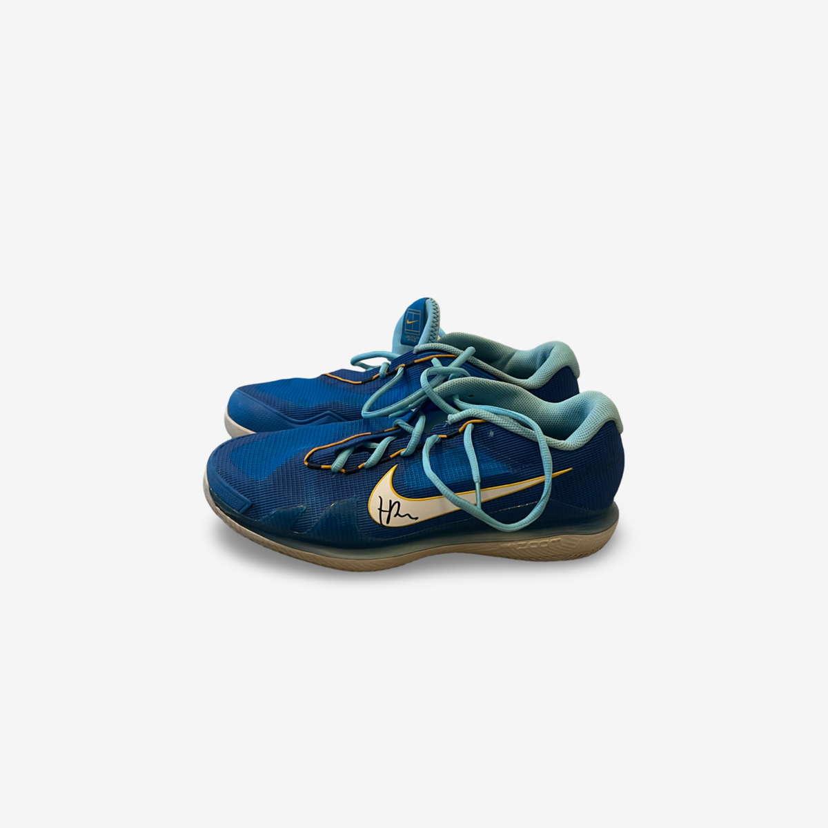 Nike Vapor pro indoor hard, signed used a lot