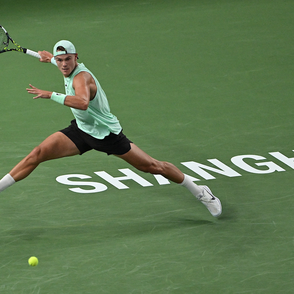 Signed match outfit mint green sleeveless Shirt + brown shorts
