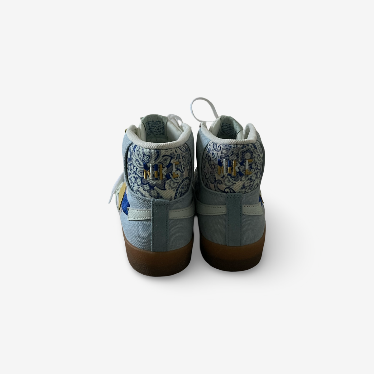 Basket sneakers, mosaic in blue and yellow, signed