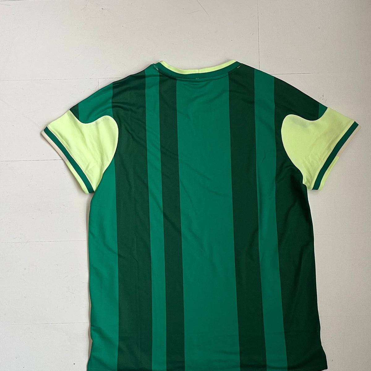 Signed match T-shirt with striped back