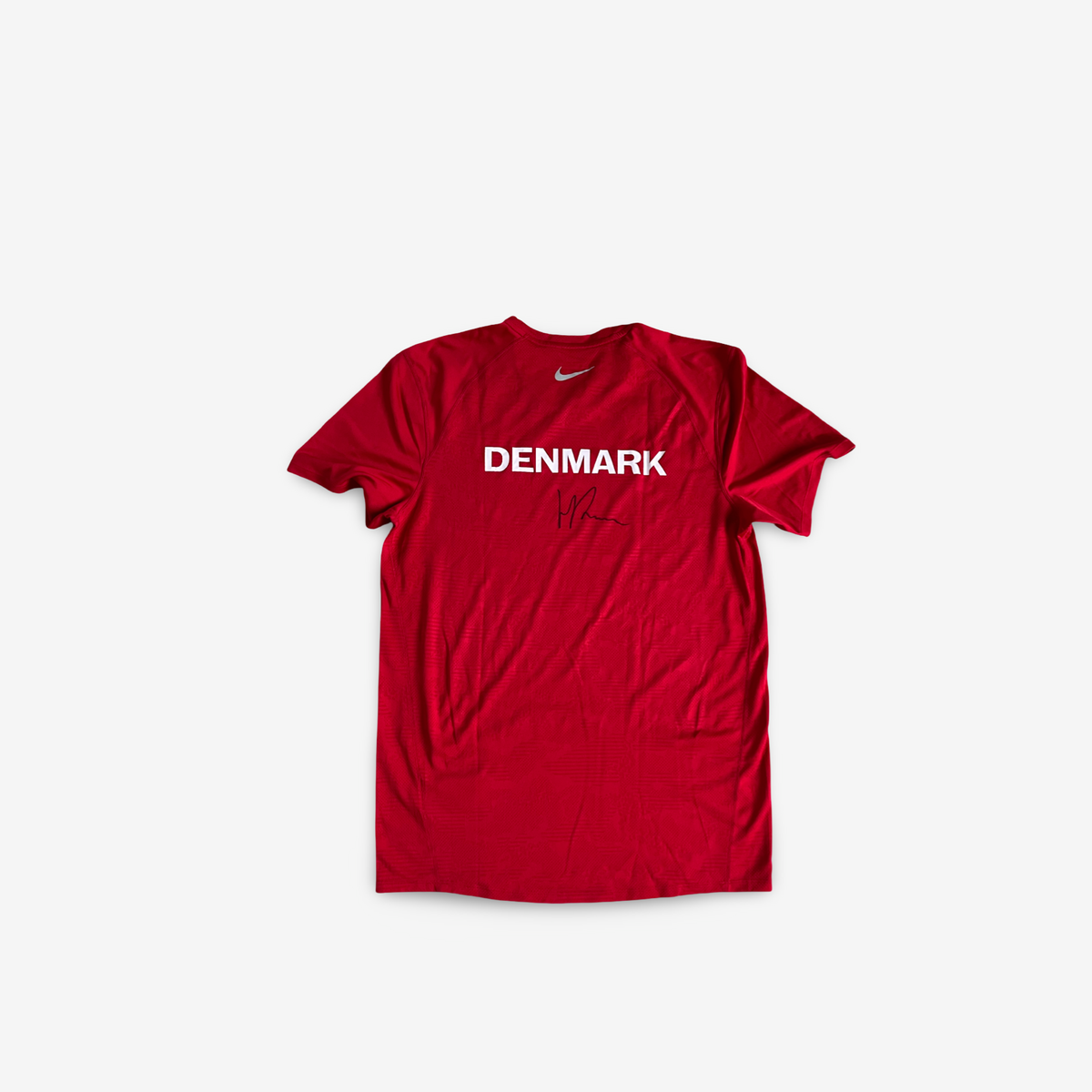 Davis cup t-shirt, signed on the back