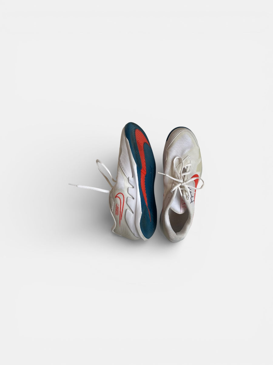 Signed and match used tennis shoes rare Vapor Pro